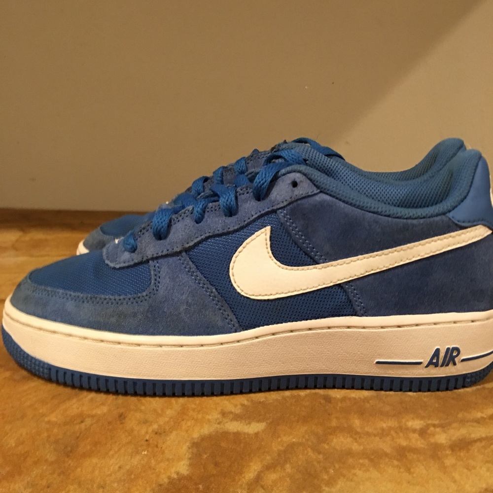 Youth Nike Air Force 1 Size 6Y